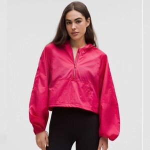 Lululemon Scuba Cropped Anorak
Pink Dragonfruit size 8 pink dragon fruit NWT